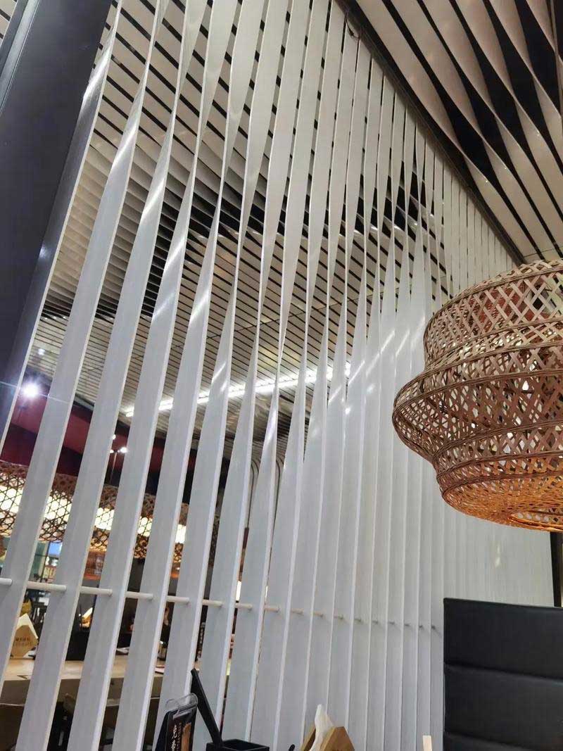 Twisted Aluminum Baffle  High-End Indoor & Outdoor Ceiling Solution