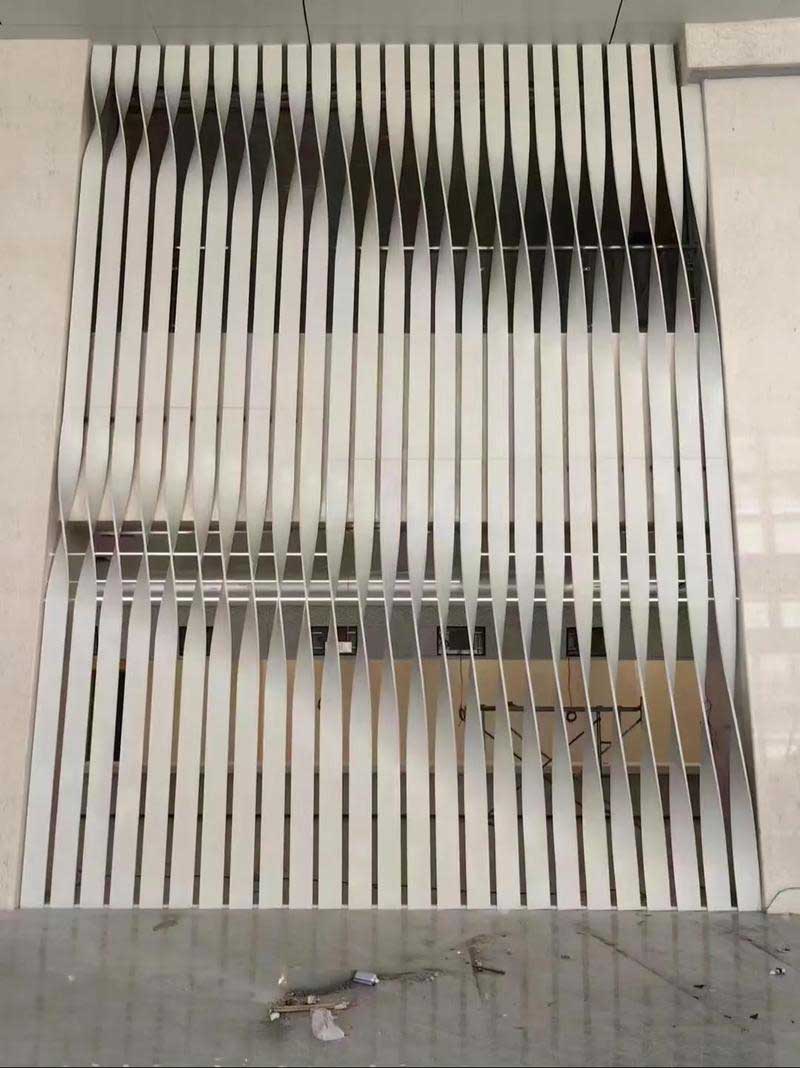 Twisted Aluminum Baffle  High-End Indoor & Outdoor Ceiling Solution